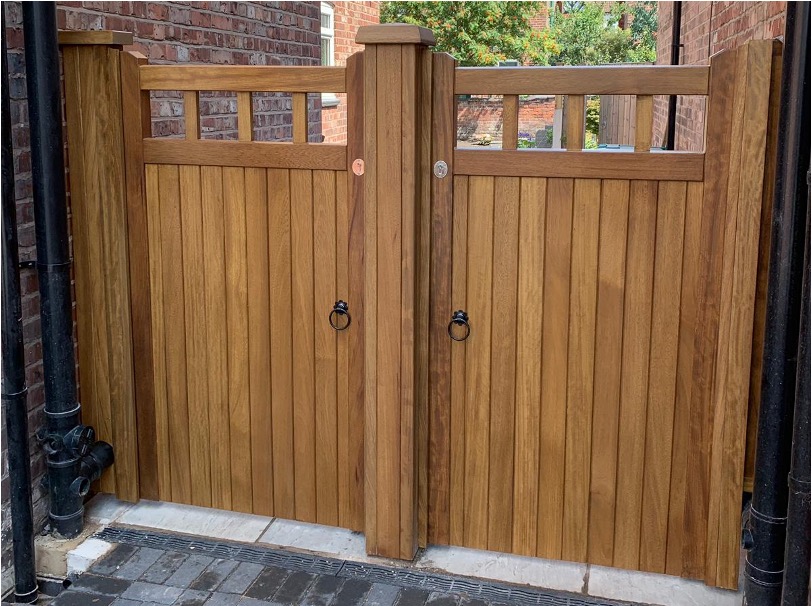 Wooden Garden Gate Suppliers and Fitters Stirling 